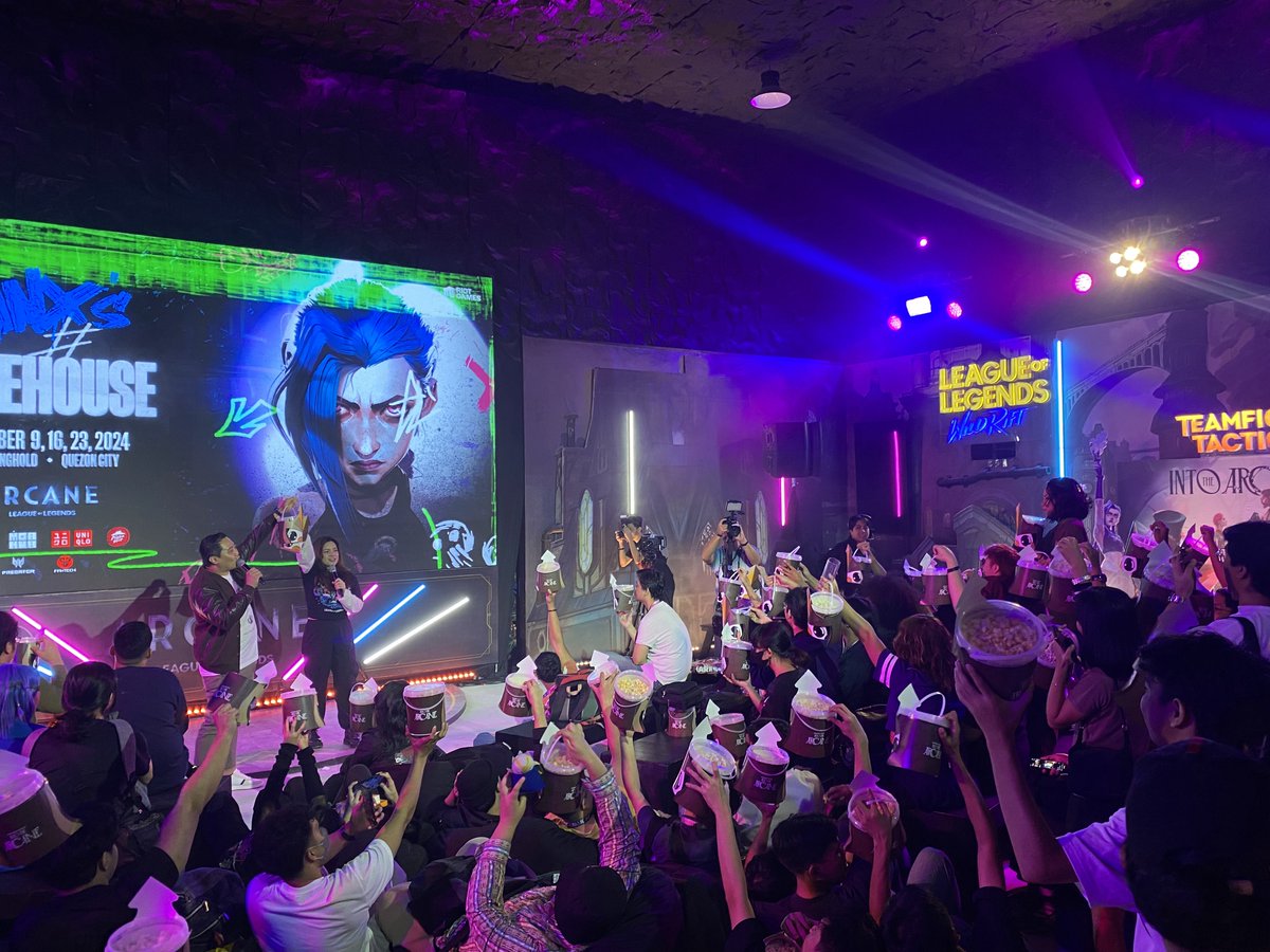 RumbleRoyalePH's tweet photo. Today's crowd brought the energy for DAY 3 at JINX'S SAFEHOUSE!!

Everyone tuned in to the TFT SHOWMATCH and saw its players battle to be the last one standing!  VALORANT fans, got to try the ARCANE 2.0 bundle and see it in action!

#REIGNSUPREME #JinxSafehouse #IntoTheArcane https://t.co/voPx8mTENF