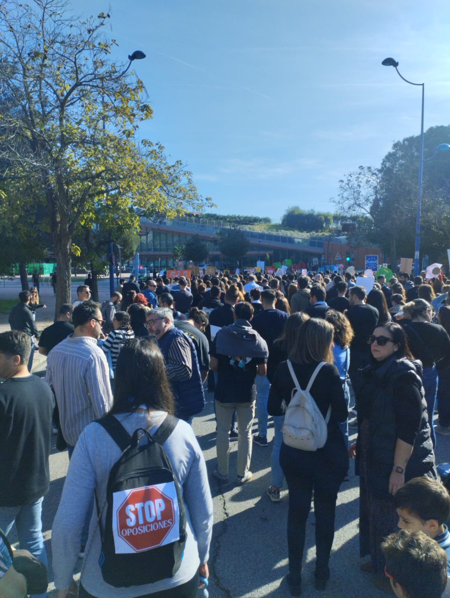 dexka's tweet photo. STOP OPOSICIONES DOCENTES!!! Bolsas colapsadas, oposición injusta, sacadero de dinero y tiempo de muchas personas!!! @mc_castillomena @mc_castillomena @OpoDocentes @ODocentes @AndaluciaJunta @educaciongob @_Beticosiempre_ #23nStopOposDocentes #sindicatoiidea https://t.co/4B7ZL5Px2l