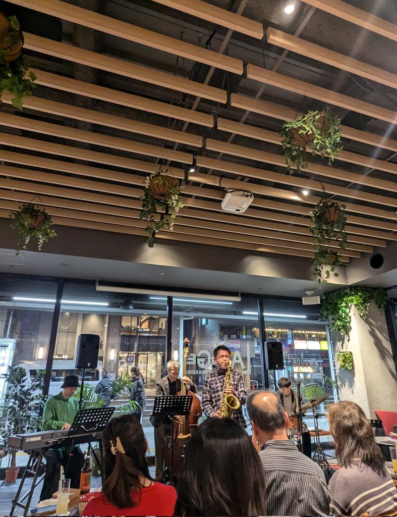 Jazzcalabash 2024.11.23

河村英樹カルテット
河村英樹（ts）永田有吾（key）井上幸祐（b）森下啓（ds）

#jazzcalabash #ジャズカラバッシュ