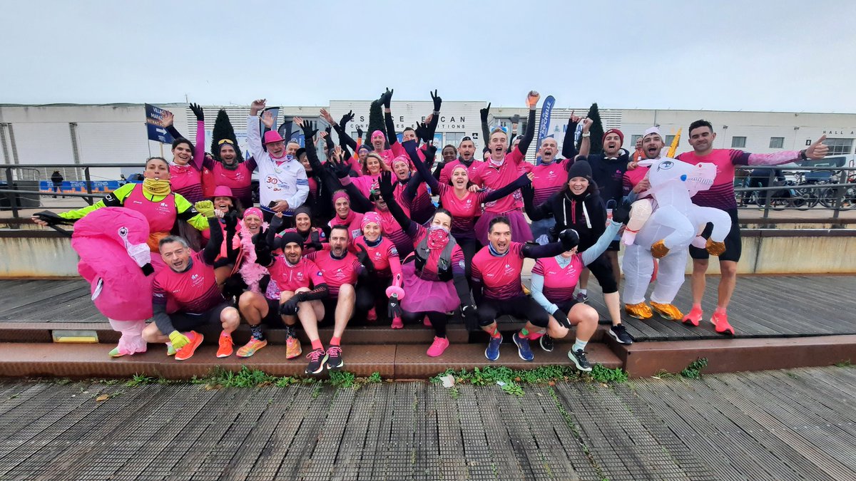 icilarochelle's tweet photo. EN IMAGES - La traditionnelle chauffe gambettes avant le 33e Marathon de La Rochelle dimanche matin https://t.co/ERI5snVKn2