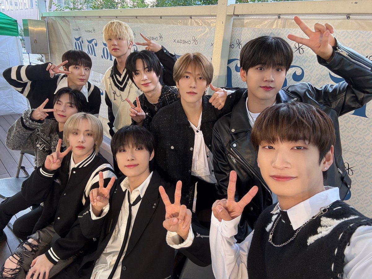 OmegaX_jp's tweet photo. [📸]

朝から夜まで寒かったですが、ポエギの愛で暖かかったです💚🔥

明日大阪の公演会場で会いましょう🫶

#OMEGA_X #オメガエックス
#To #愛の力 https://t.co/V04CIcmf1X