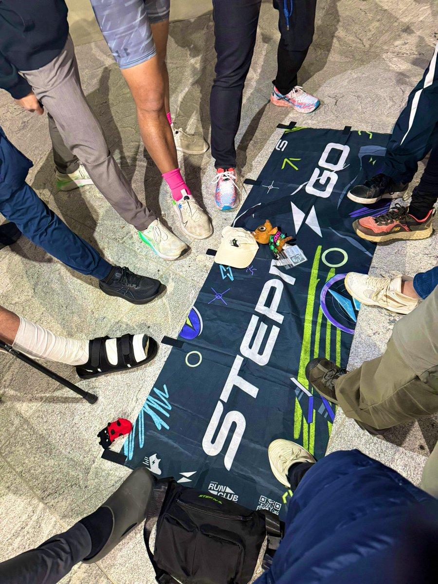 TANU_FSL's tweet photo. 大阪ギネスチャレンジ〜❣️
STEPN GOでGGT2倍を経験し楽しい😀
ギネスイベントは大阪は全員1マイルをクリア👌
さあ、ギネス認定来るか⁉️
GMTロックやGasHeroの今後などの話題でFSL一色の会話でした🥰✨

クイズの結果も出さなきゃね💪✨
懇親会に行って来ます🏃‍♂️💨

#STEPN
#STEPNGO 
#STEPNGWR https://t.co/teyYYfl7sD