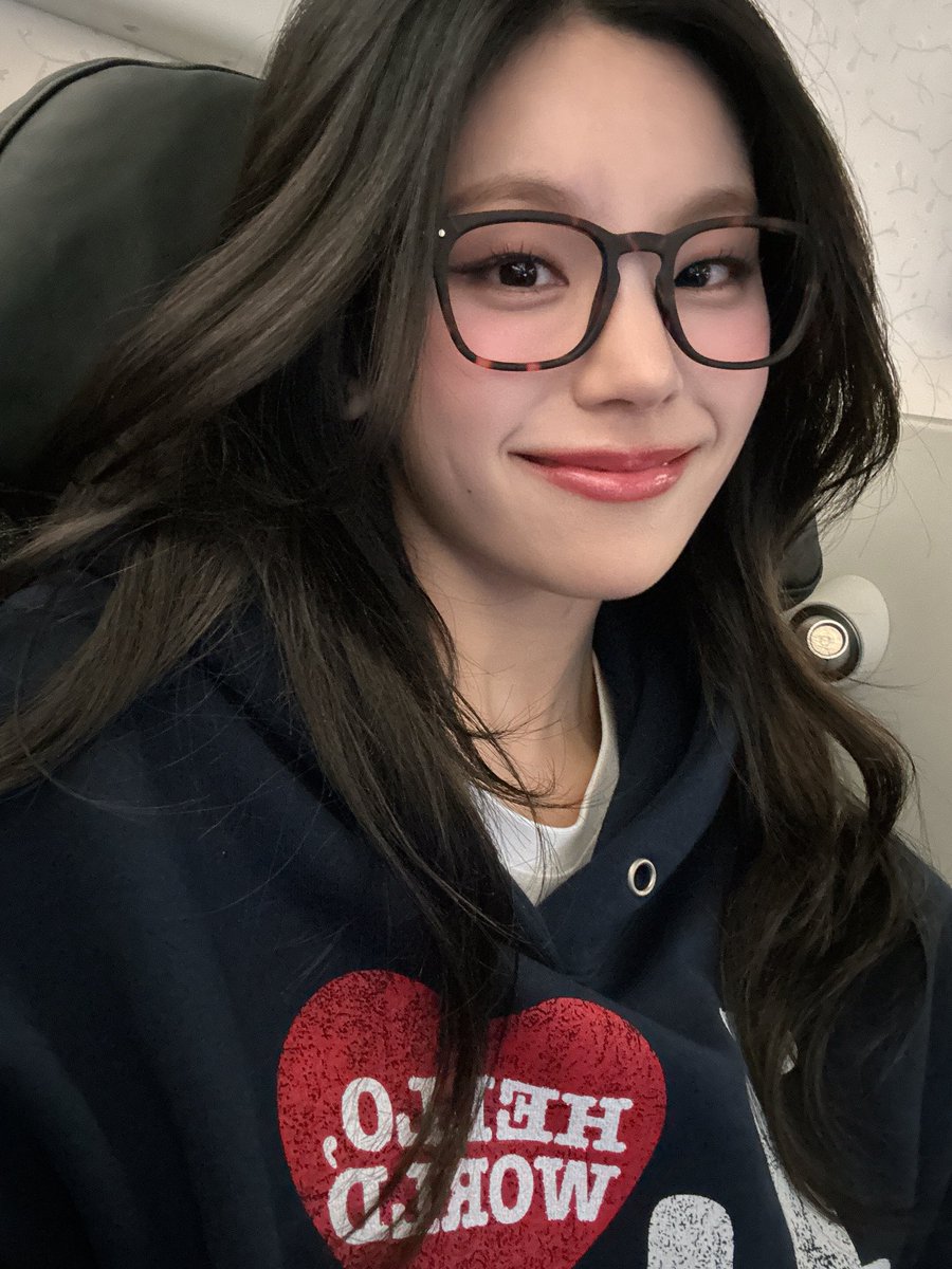 yjbubble's tweet photo. [241123] 8:18PM KST 📸 https://t.co/W4kS68KJ5e