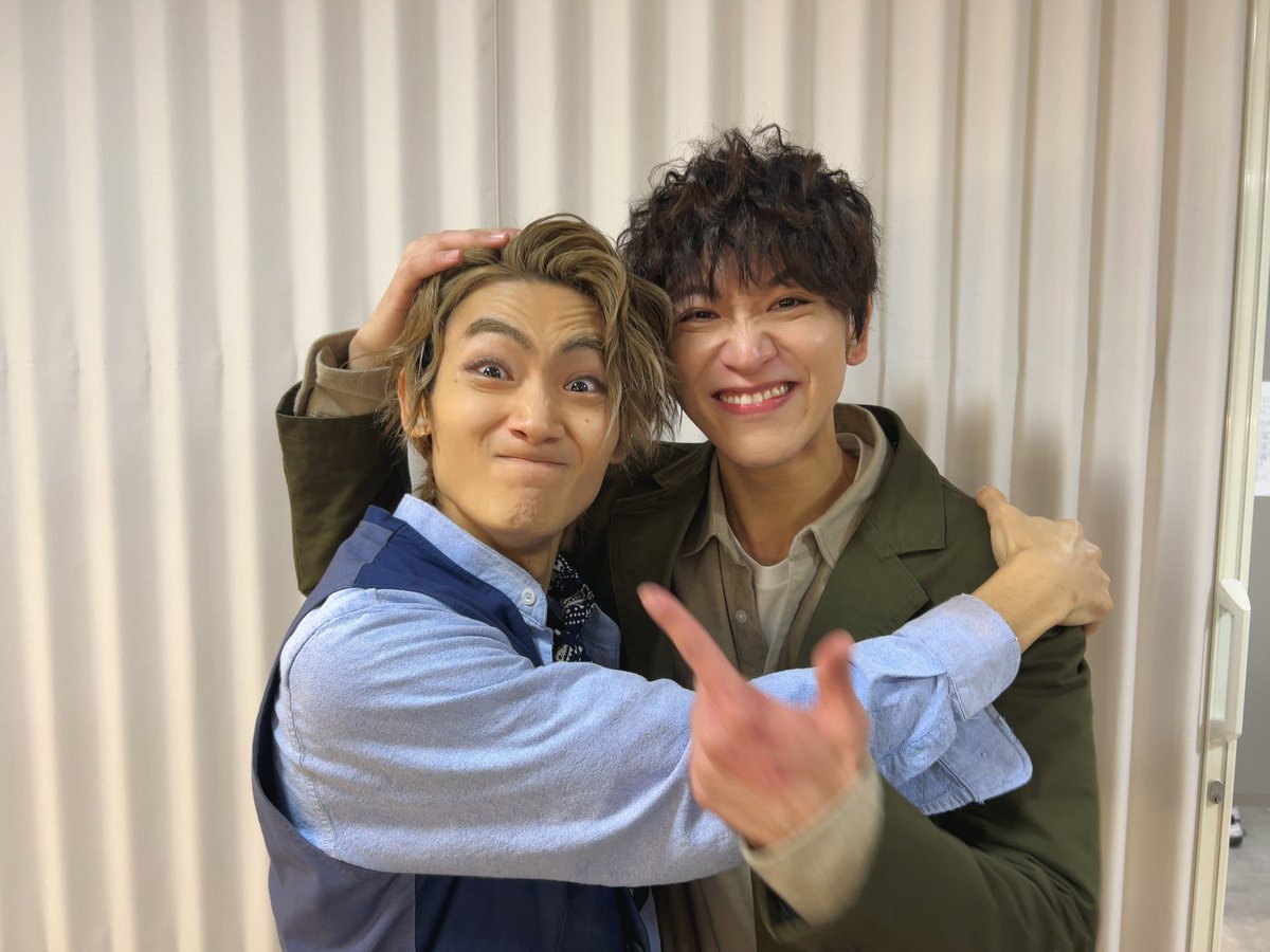 shimazaki0129's tweet photo. #RMアンドレデジール

✨高橋&amp;山口&amp;島ペア✨

千秋楽を迎えました‼️🔥

皆様の応援あって、無事に走り切ることができました。

 素敵な作品に、素敵なカンパニーの皆様。

大切な思い出が一つできました✨📕

そして、ふーくん‼︎

また会おう！そしてまた一緒に板の上で話し合おう😊 https://t.co/1ouSKHM1Ow