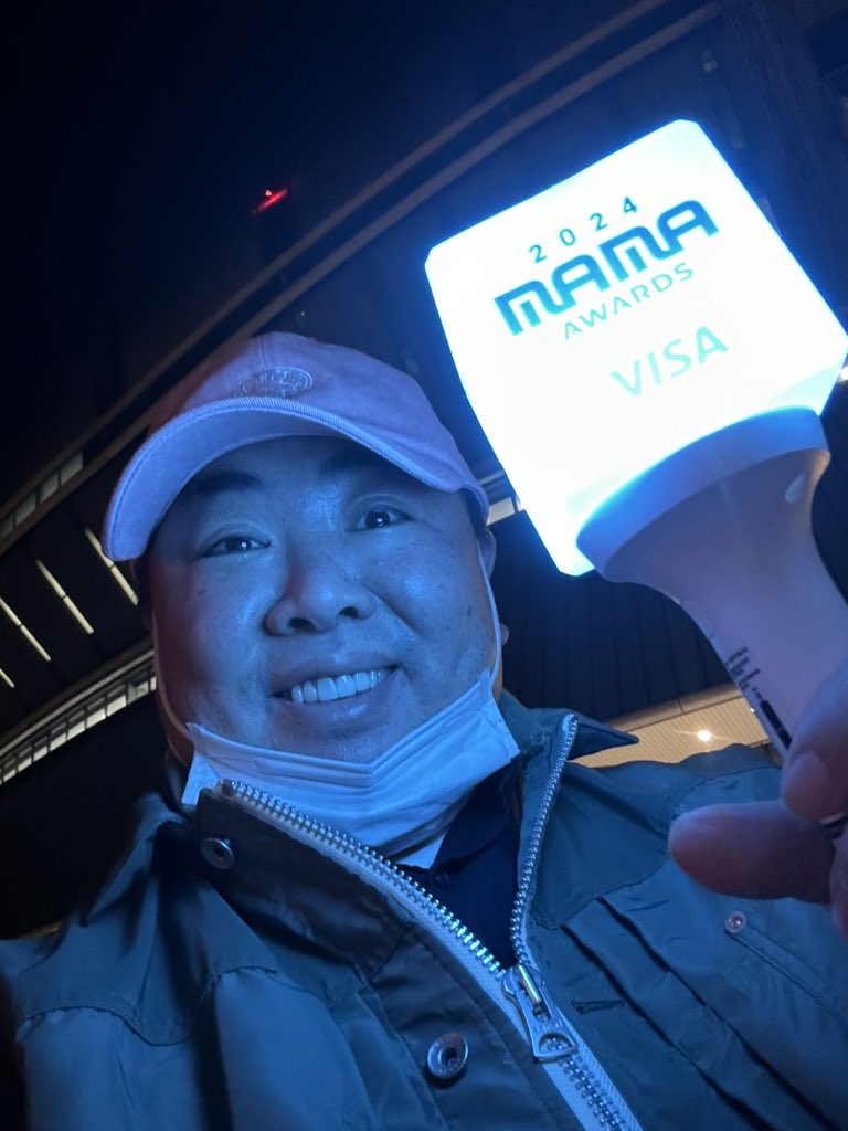 tsukajimuga's tweet image. #MAMA2024
ギリギリ間に合い堪能しました！
長くなります。笑
INI
BIBI
MEOVV
ZEROBASEONE
(G)|-DLE
ビョン・ウソク
全組、MAMAに向けて準備した素晴らしいステージ！
そこへ
G-DRAGON…からのBIGBANG！！
これが圧巻！
エモさも含んでこれ以上ない盛り上がり！このあとはやりづらいのでは...…