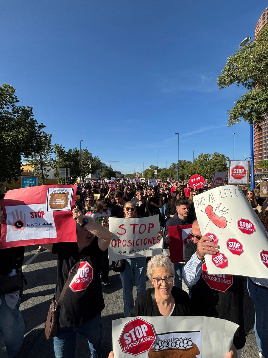dexka's tweet photo. STOP OPOSICIONES DOCENTES!!! Bolsas colapsadas, oposición injusta, sacadero de dinero y tiempo de muchas personas!!! @mc_castillomena @mc_castillomena @OpoDocentes @ODocentes @AndaluciaJunta @educaciongob @_Beticosiempre_ #23nStopOposDocentes #sindicatoiidea https://t.co/OI5r4ozhdm
