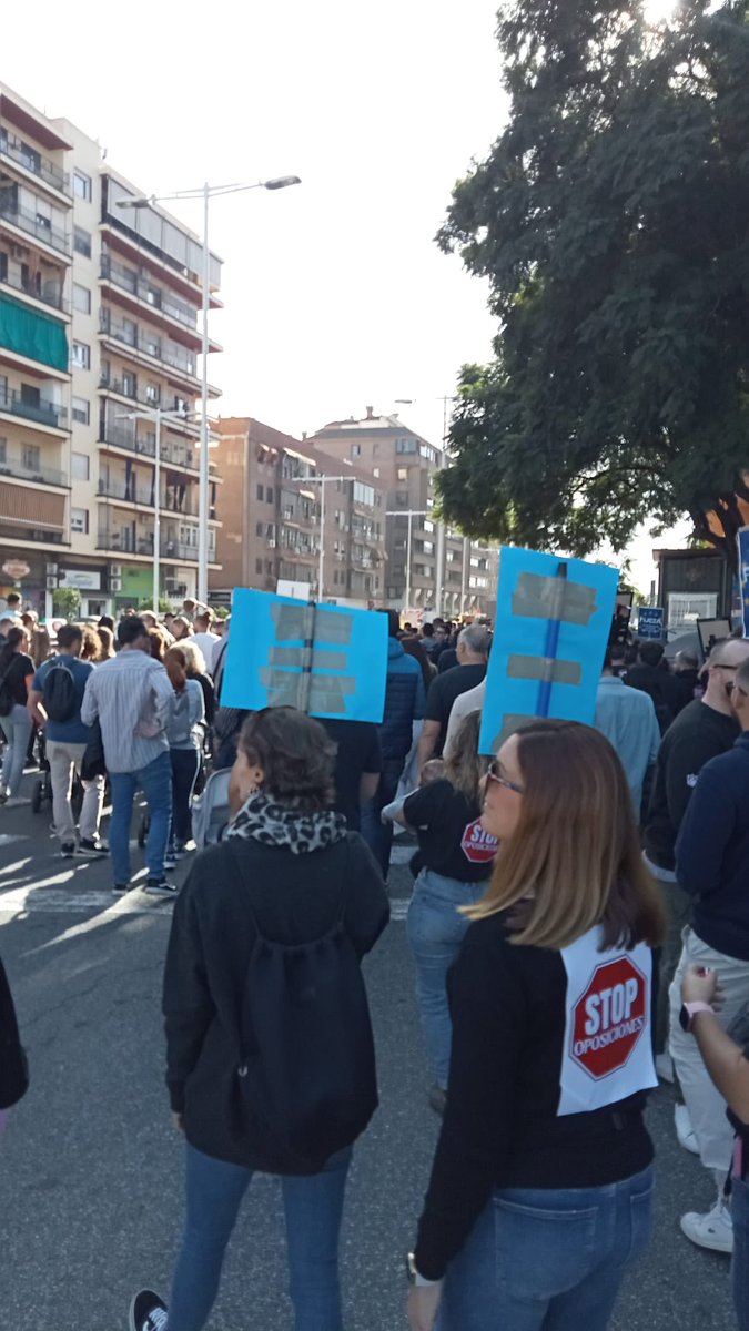 dexka's tweet photo. STOP OPOSICIONES DOCENTES!!! Bolsas colapsadas, oposición injusta, sacadero de dinero y tiempo de muchas personas!!! @mc_castillomena @mc_castillomena @OpoDocentes @ODocentes @AndaluciaJunta @educaciongob @_Beticosiempre_ @EducaAnd #23nStopOposDocentes #sindicatoiidea https://t.co/wNWC8JOcrD
