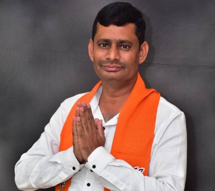 BenefitNews24's tweet photo. #banaskantha ના સાંસદ @GenibenThakor બંગલો બાંધવા જતાં ઝૂંપડું ખોયું
@GulabsinhRajput માટે નોટાના મત વિલન બન્યા
#banaskantha @GenibenThakor @GulabMatiala #BJP #congress #Vavelection #Election2024
https://t.co/QDJXVffJw7 https://t.co/F02VGvcbeo