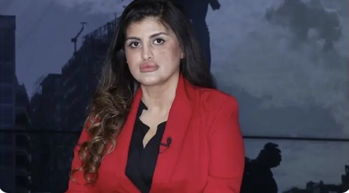#مريم_مجدولين 
بصراحه أنا منزعج بسبب إختفاء البطله اللبنانيه مريم مجدولين ، فلم أشاهد لها مقاطع حديثه ولم أرى لها أي مشاركه ، أسأل الله أن يحفظها من كل شر كما وأتمنى من له طريقة بالوصول إليها أن يبلغها أويبلغنا بالتطمن عليها .