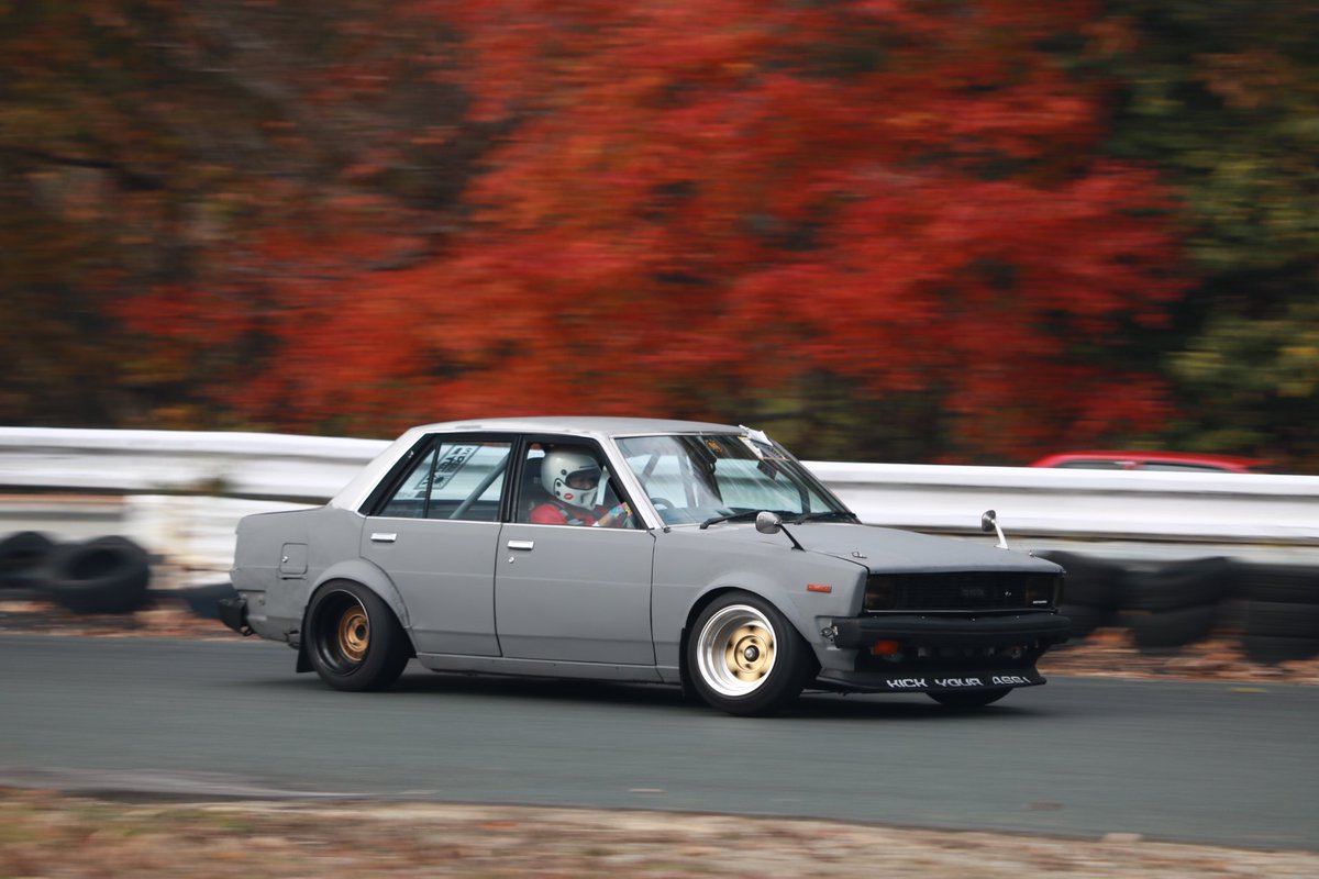 dennki01's tweet photo. ハマちん走楽しかった！！

紅葉ドリフト🍁📸

#ハマちん走 #ハチロク #ae86 https://t.co/psQenMvKJ5