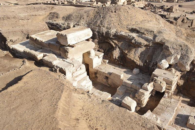 ashrakat_khalil's tweet photo. A new Ptolemaic temple is discovered in a joint Egyptian-German archaeological mission near the Great Temple of Atribis in Sohag. #Ptolemaic #sohag https://t.co/4MrS8vNlrX