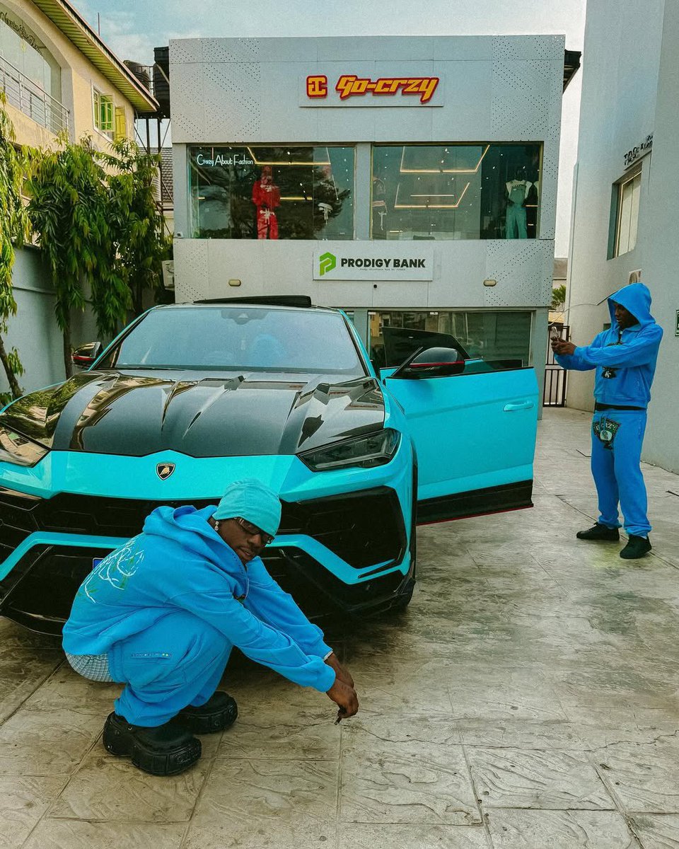 simonsaysdrip's tweet image. Go Crazy drops surprise winter collection! ❄️ Limited edition French Terry sweatshirts are available now. #GoCrazyLive #WinterDrop #fashion #simonsaysdrip