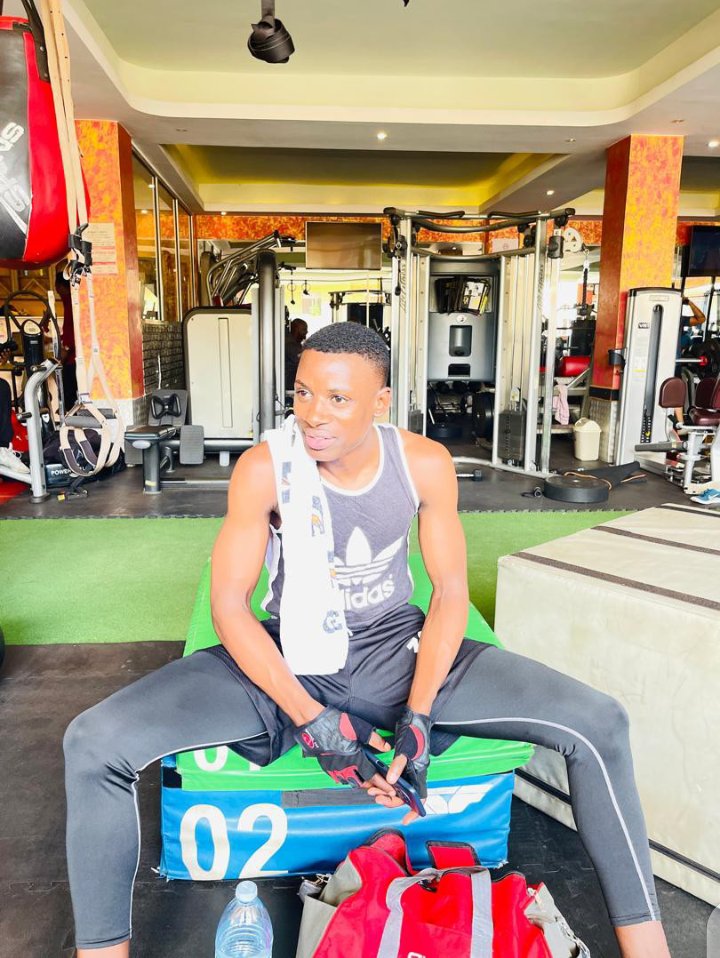 MusaTalemwa's tweet photo. Discipline.
Routine following.
No matter how intoxicating. https://t.co/wz5zQltipo