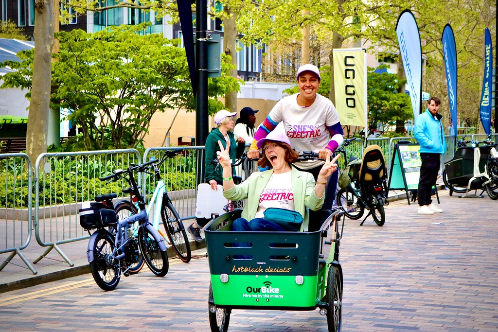 This is shots really captures the vibe from #Earthfest2024 - our friends at LOUD MOBILITY showing us how to get around while having FUN! 💥🚲️

#emobility #micromobility #londonevents