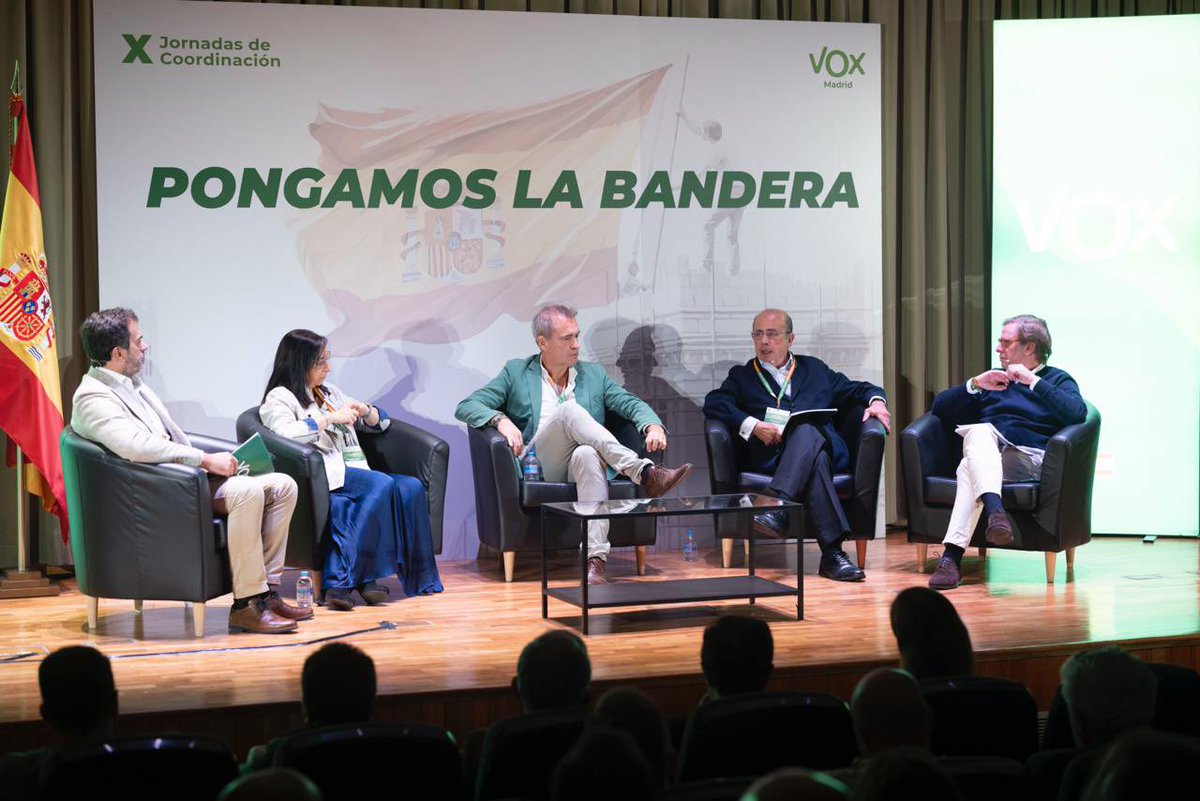 VOX_Valencia's tweet photo. 🗣️Nuestro presidente provincial, Ignacio Gil Lázaro, participa en las jornadas de Organización de VOX Madrid, para explicar “los éxitos de organización” de VOX Valencia. https://t.co/adi88uGOpb
