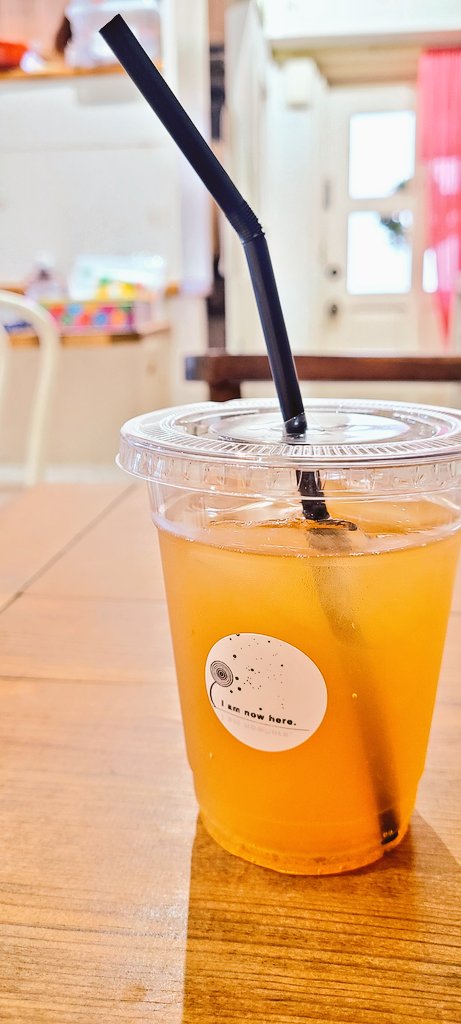 k1ngyo_yura's tweet photo. One Day Cafe nowhere 
行ってきました！雰囲気とてもよかったし、料理も美味しかったー!!!!
同じ時間帯で両方頼んだのゆらり。さんしかおらんかったな(笑)

たりさん・moiさん
「「めっちゃ綺麗」」

ゆら：ケーキって量多いですかね？
のあわ。さん：いけます！ほぼ空気なんで！

#nowherecafe https://t.co/KPrw4f5nwr
