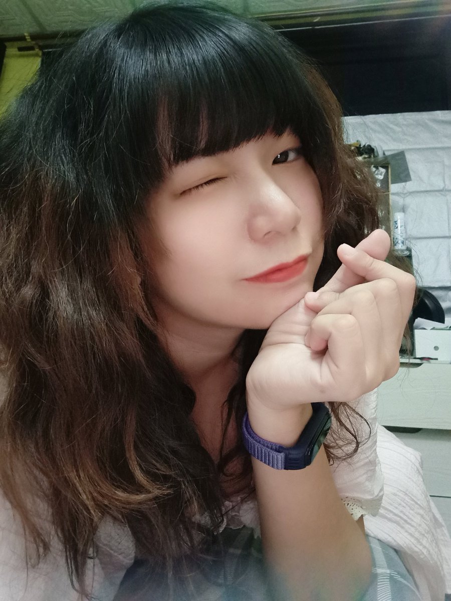 ROSiiZ2's tweet photo. เห็นเพื่อนตัดผมหน้าม้า ก็อยากตัดบ้าง
มุมไหนสวย...ก็ถ่ายมุมนั้นแหละเนอะ😆
#หน้าม้า #ตัดผม #เกาหลี #น่ารัก #หน้าเด็ก https://t.co/wIlDQTR3UZ