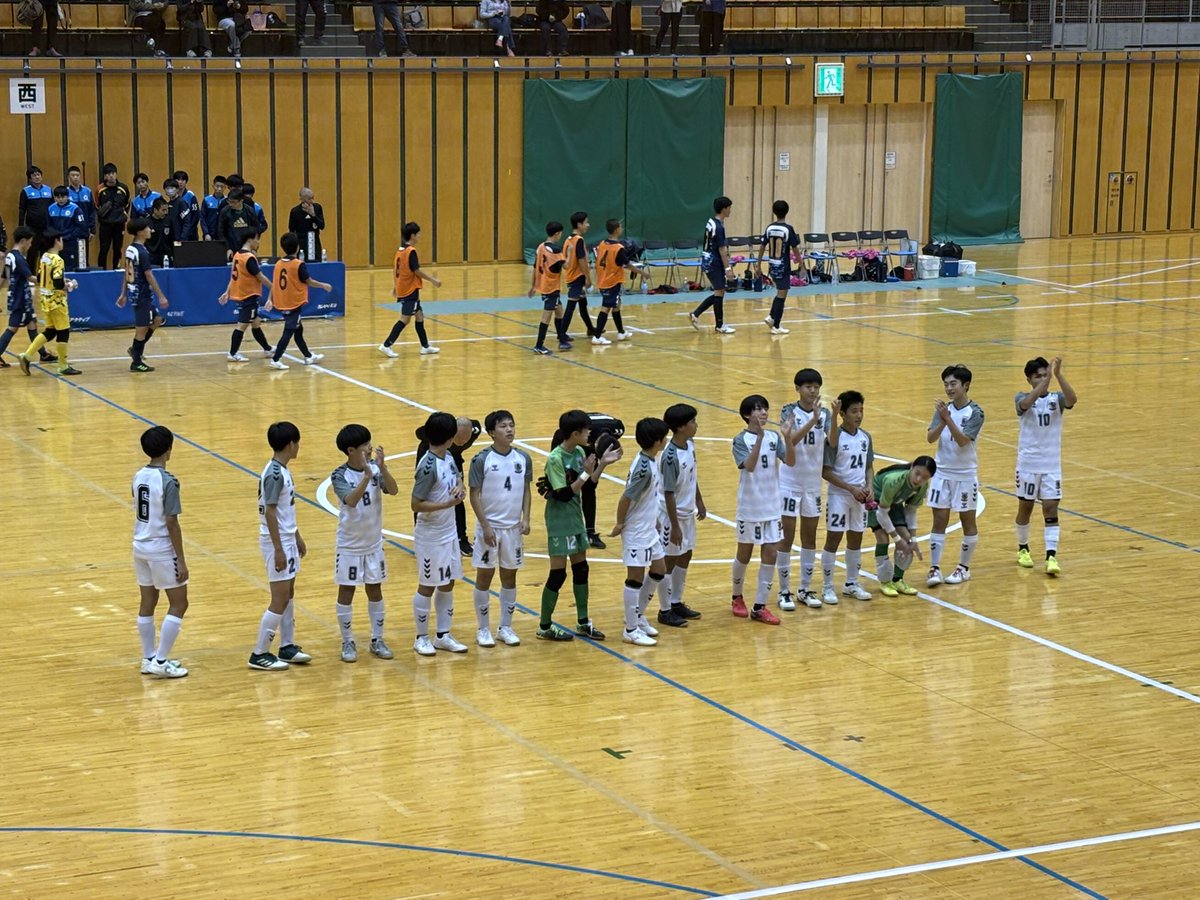 Sat_koseky's tweet photo. 下呂交流会館アクティブ温アリーナで全日本U-15フットサル選手権東海大会を観戦😃
名古屋オーシャンズU-15は、5-0の勝利で１回戦突破👍
全国大会出場を目指��て明日も頑張れ🤛
#フットサル
#名古屋オーシャンズU-15 https://t.co/SIArTt98GI