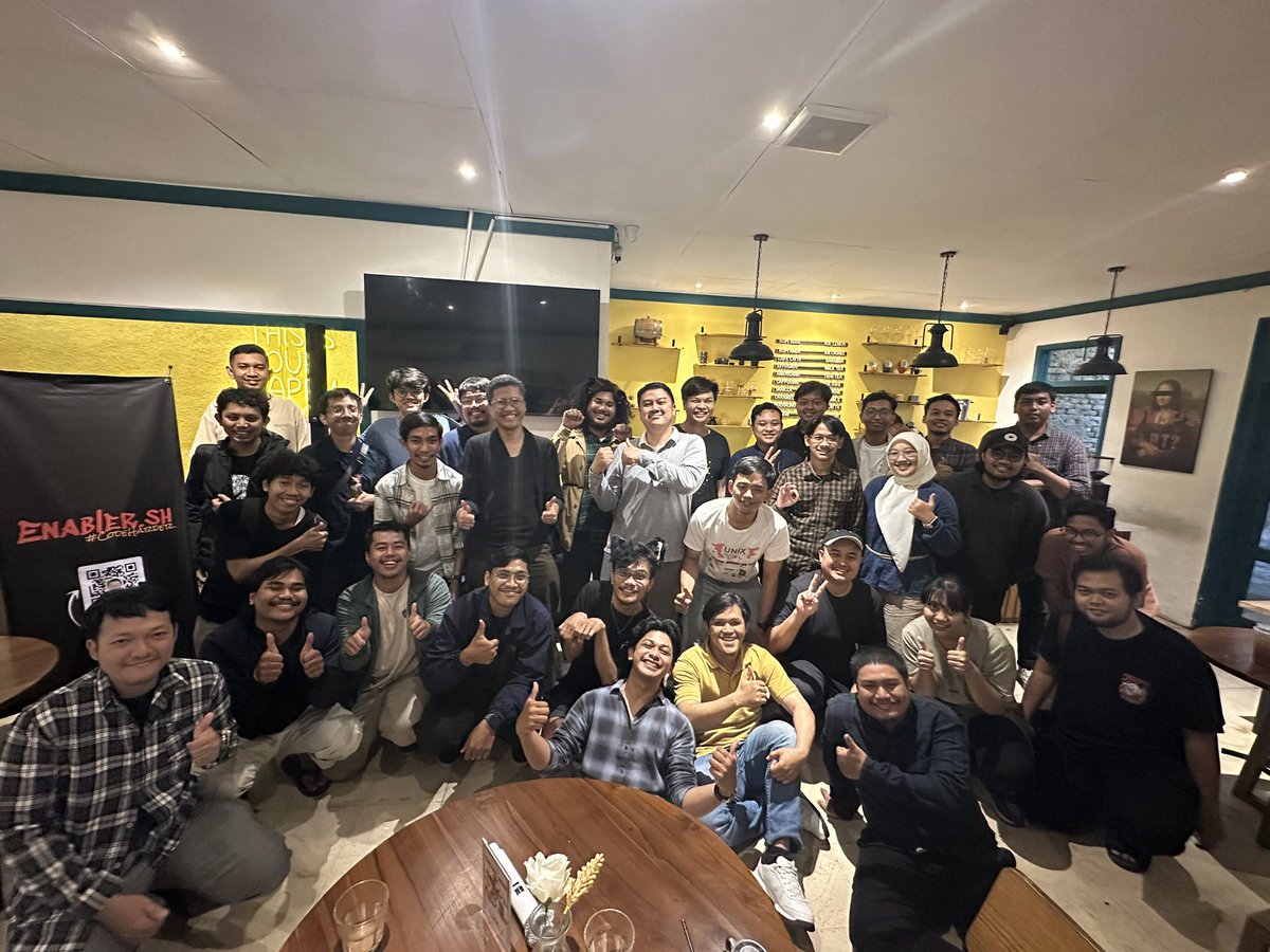 lynxluna's tweet photo. Terimakasih semua yang sudah datang menyempatkan waktu dan juga dananya untuk event hari ini ☝️🙏🙌
Heartfelt thanks for #Unix55 Enablers meet-up participants 🙏
We have talk about: Simple Talk The Hard Way
Keep Curious! #CodeHarder, Nothing is wasted 🫵