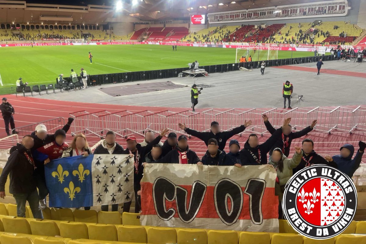 CelticUltras's tweet image. [22/11/2024 - L1 - J12 - MONACO - BREST]

Après 5 minutes de bâchage à l'envers en contestation contre... rien du tout, on était cuits. Présence d'une vingtaine de CU à Monaco un vendredi soir. 

Celtic Ultras 2001.