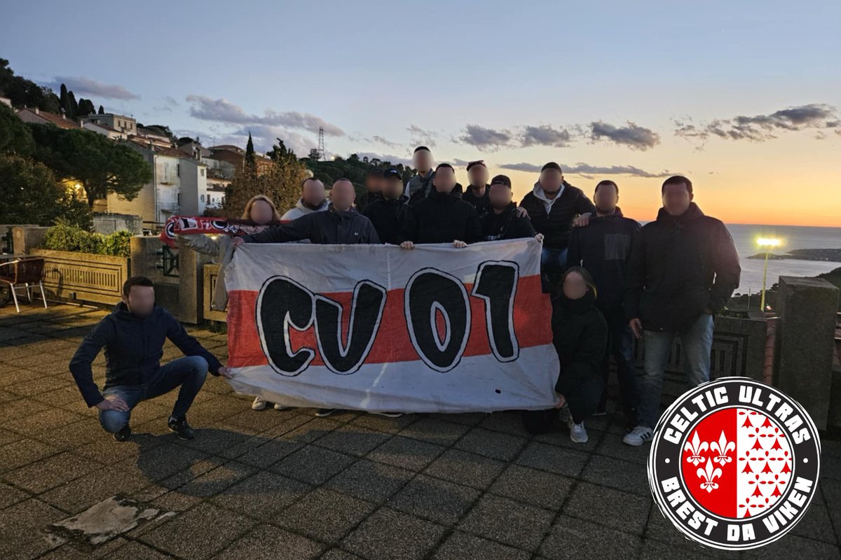 CelticUltras's tweet image. [22/11/2024 - L1 - J12 - MONACO - BREST]

Après 5 minutes de bâchage à l'envers en contestation contre... rien du tout, on était cuits. Présence d'une vingtaine de CU à Monaco un vendredi soir. 

Celtic Ultras 2001.