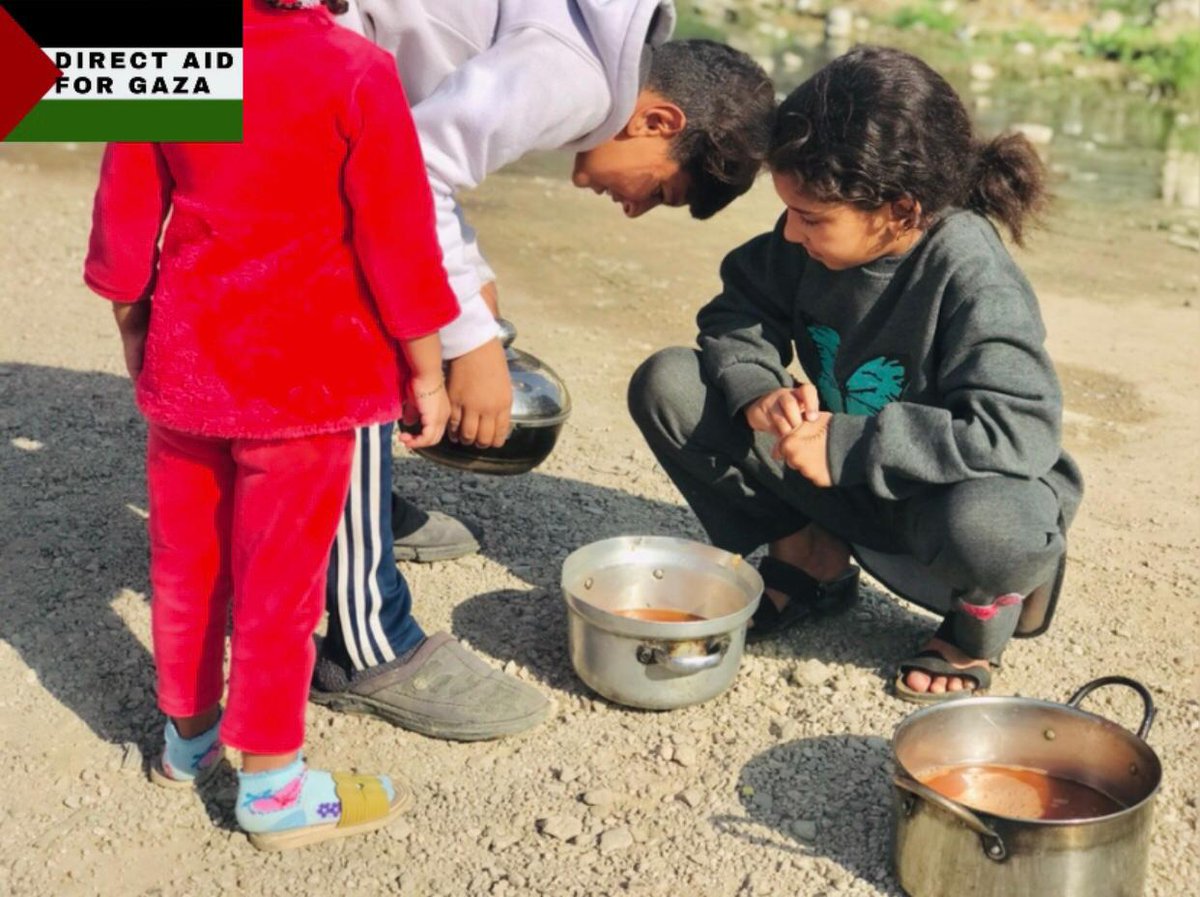 GazaDirectAid's tweet photo. Providing food is important for the displaced. Our team works to provide food daily to alleviate their suffering. Please donate and share widely and share with others. May God bless you all. https://t.co/07aLDVqhuB