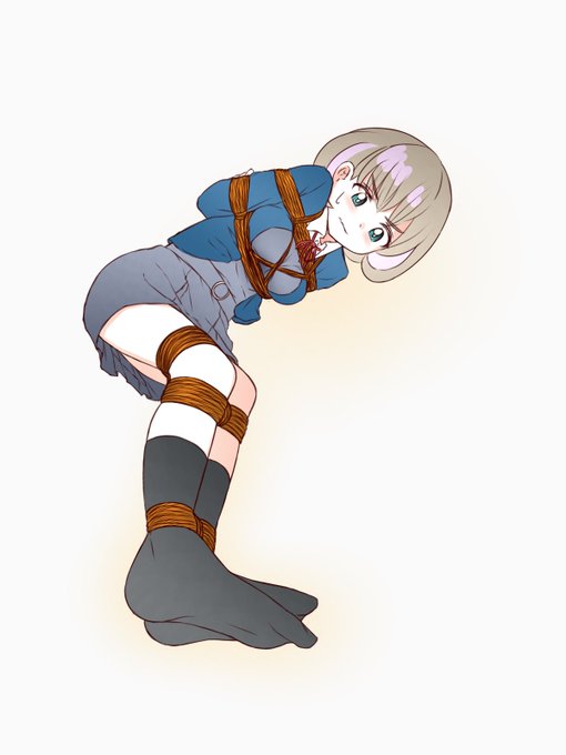 今日の再掲!
縄抜けにチャレンジする可可ちゃんです。
苦戦しているようです。 