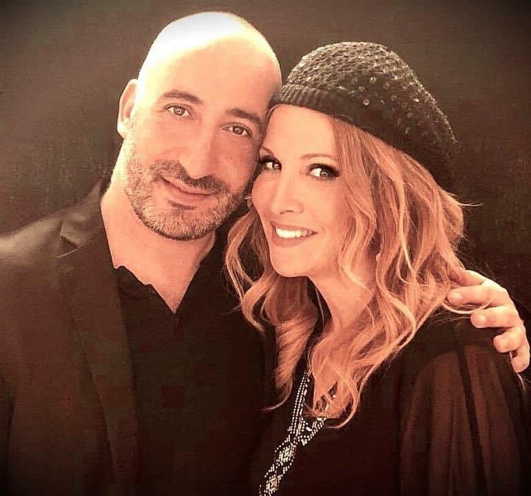 tihyad's tweet photo. @helenesegaraoff est la première grande artiste et amie à m’avoir mis dans la lumière. Il est tellement important de ne jamais oublier ces personnes qui participent à des moments fondamentales de votre vie .

Merci Hélène 🙏💙🎤

#helenesegara #chanson #histoiredevie #singer https://t.co/EZ19QipyTX