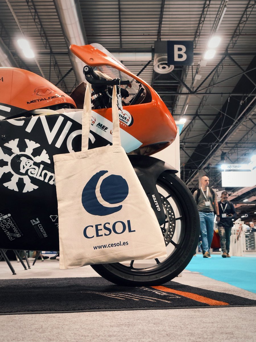 UPM_Motostudent's tweet photo. Después de pasar por Metal Madrid de @AdvManufactES, somos un equipo mejor. Consejos, conocimientos... con el apoyo de las empresas podremos ser más fuertes 💪🏻
Agradecidos con @cesol_soldadura por la colaboración y felices por la visita a los amigos de #Lasertek y de @3DSIberia https://t.co/dJ7N8mEVf5