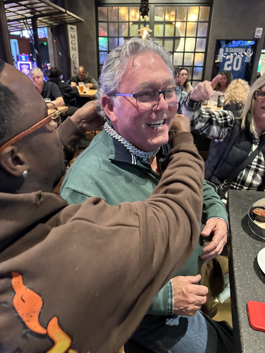 ArchKnows's tweet image. 