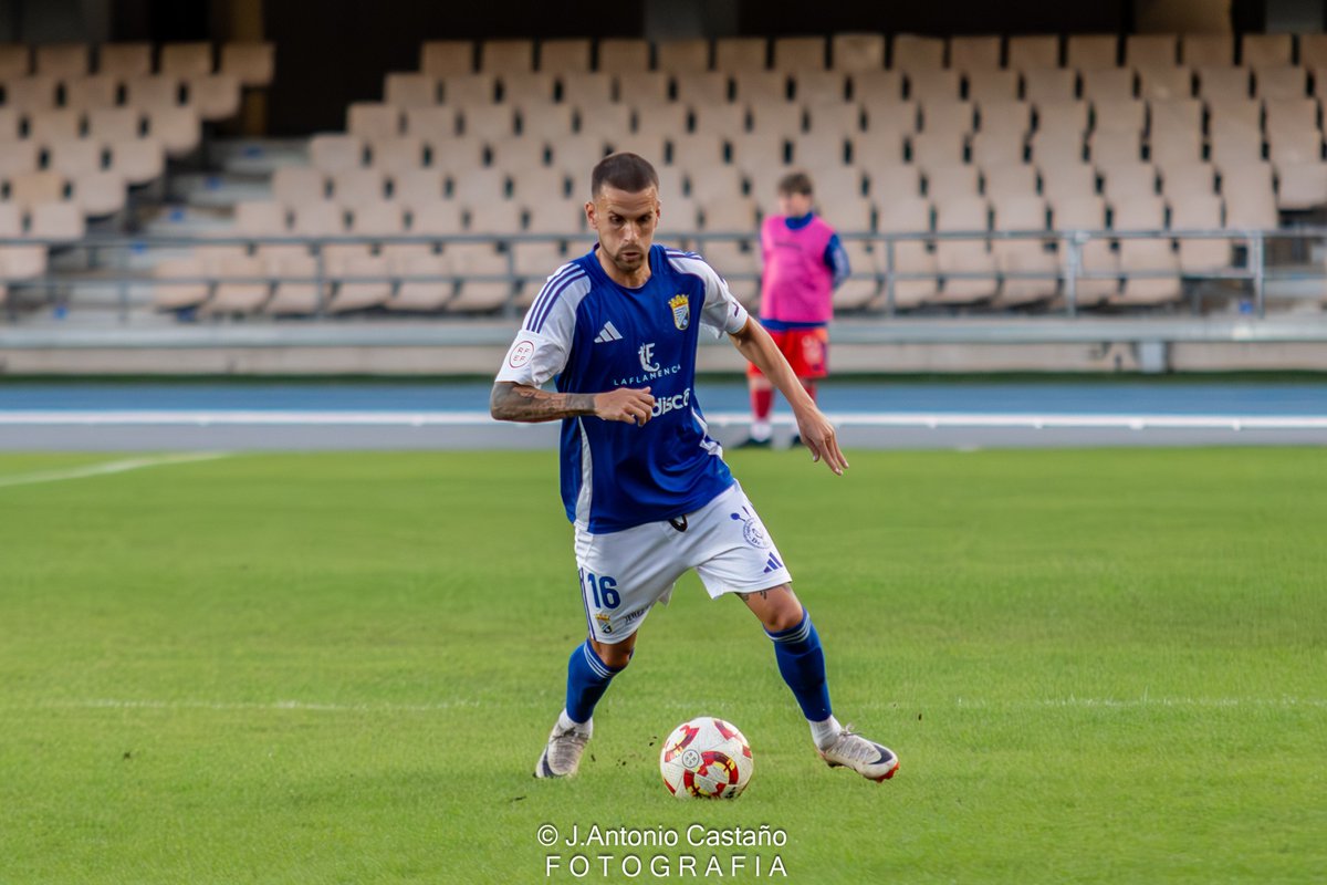 XCDNEWS's tweet photo. 🏥 Del Río se suma a la enfermería del #Xerez que ya ocupan Adolfo, Iago, Nané y Ricky.

🔀 Beltrán, jugador del #XerezB, entra en la convocatoria de Checa para el #XerezBalona https://t.co/pS08bCkq4b