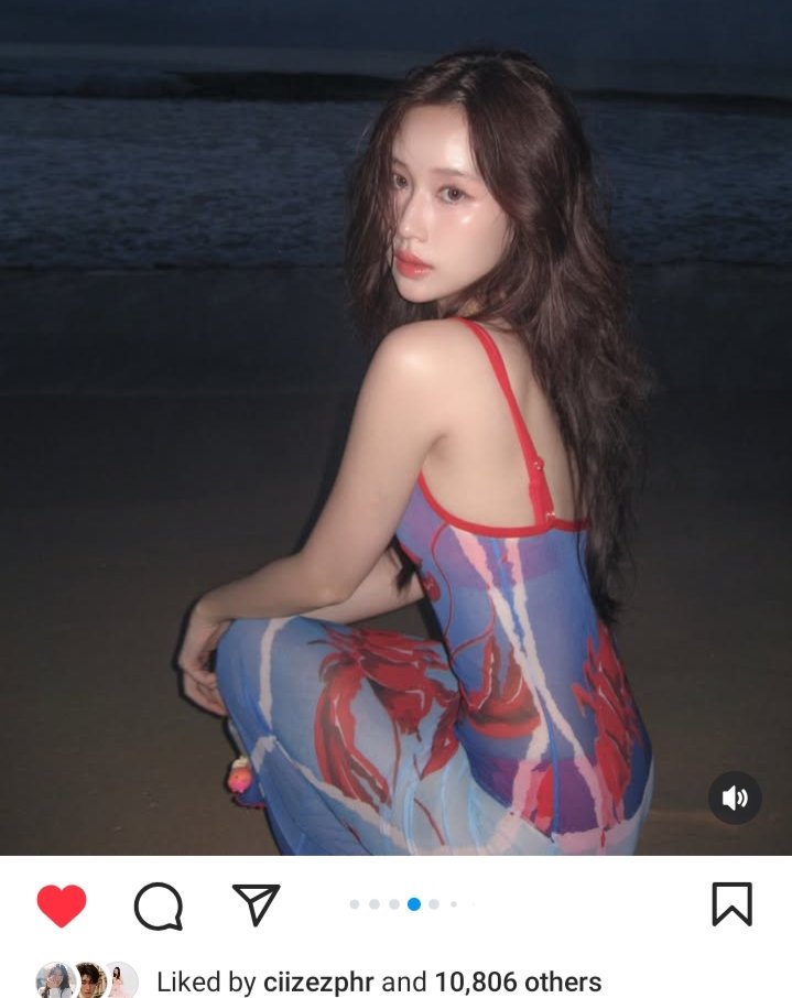 sandyyyyqt8's tweet photo. yesterday it was dew not it's blue lemme breath for a second😭well basically i cannot blame them since jane so breathtaking during her trip in abroad

( #bluejane )
( #janeeyeh;@janeeeyeh ) https://t.co/fzbEwnBwqc