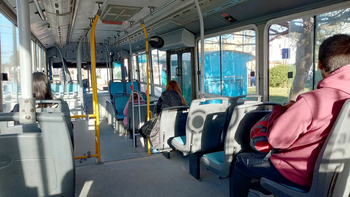 DiarioPuntal's tweet image. 🚌 Desde este sábado se puede ir directamente de #BandaNorte al centro sin #transbordos

📆 Será con las #líneas E y J, que de lunes a viernes cubrirán el recorrido de la M. Sábados, domingos y feriados la Línea Red hará el #recorrido.

✍🏼@mirastorzaok
🌐puntal.com.ar