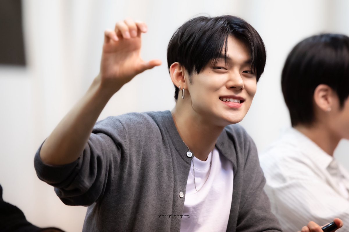 yeonyawnyang's tweet photo. 241123

🩶🤍

#연준 #YEONJUN https://t.co/HMemu0OVBG