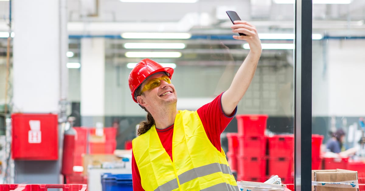 StratCommun's tweet image. Employee advocacy is on the rise! Content shared by employees receives 8x more engagement than brand channels. Explore the power of employee-generated content. #BrandAmbassadors #EmployeeEngagement #EmployeeAdvocates bit.ly/40XVZ5i