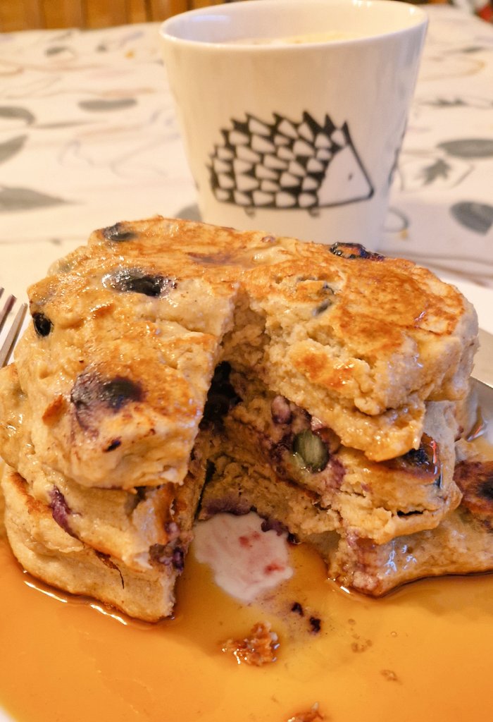greedy_gardens's tweet image. Chunky blueberry pancakes this morning with loads of maple syrup, had to be done due to the weather! #fitfood #pancakestack #StormBert