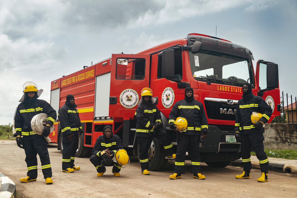 funkeakindele's tweet photo. Huge salute to the Lagos State Fire and Rescue Service! Your bravery & selflessness are truly inspiring! Thank you for being a part of #EverybodyLovesJENIFA! #LagosStateFireService #Heroes #funkeakindele https://t.co/AmoiOxGy6S