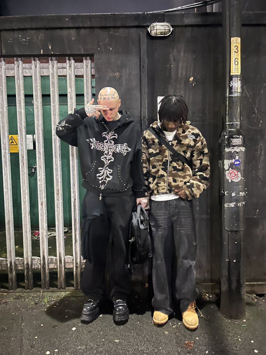 svnlaurent's tweet image. #7core #klaudidontcry