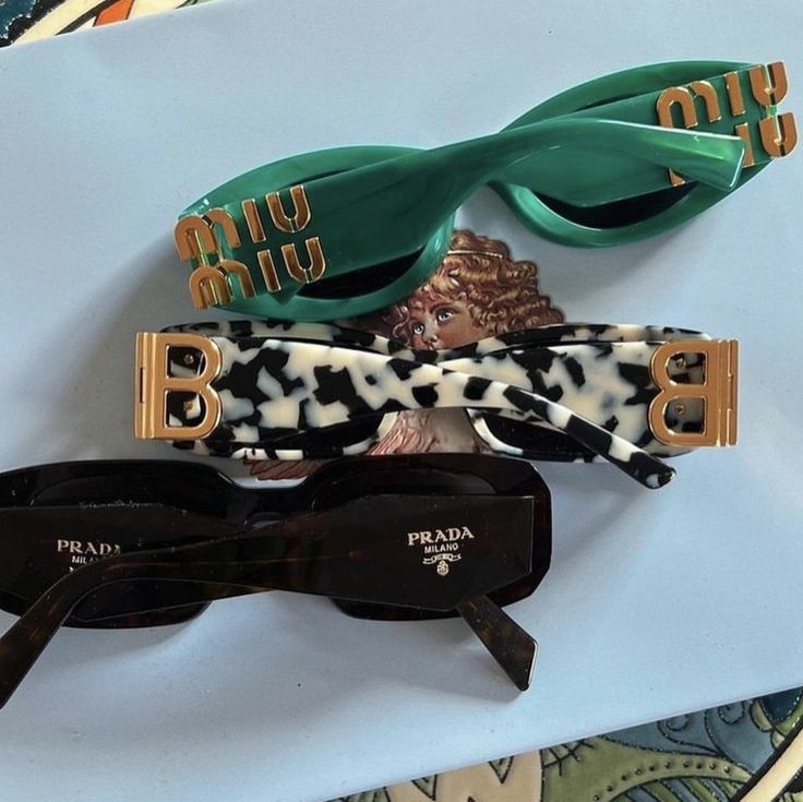 Outfit_Luxy's tweet photo. Sunglasses https://t.co/a2B2LICgDV