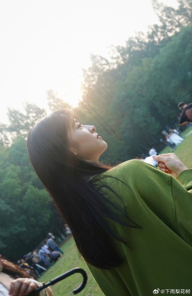 _summerblue10's tweet photo. Linyi long warm hearted weibo post: 
this part he talked bout yueyue 🥹

She is a very good person. She is as warm and independent as Guyi, and can also heal the people around her and bring joy to everyone. She is completely a lil ☀️ in the universe

#ShenYue #Linyi #SmileCode https://t.co/MsTNv2zqpU