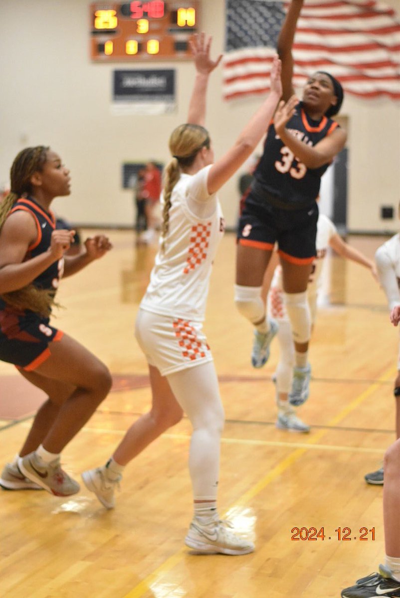 girlzprepreport's tweet photo. Just dropped @TXInvitational New Faces From Opening Day at TX Invitational #MTI2024 https://t.co/MYVhTAWhmW @7LakesGBB  @brekirtz33 #SophiaReukauf @jjgirlshoops #JanaeJohnson @GirlsJudson @GAB1__C  @DesotoGBB75115 @BrooklynRettig @NoCroWBB #EdenJohnson @PGHTexas @PrepGirlsHoops https://t.co/rJAsBs7Egw