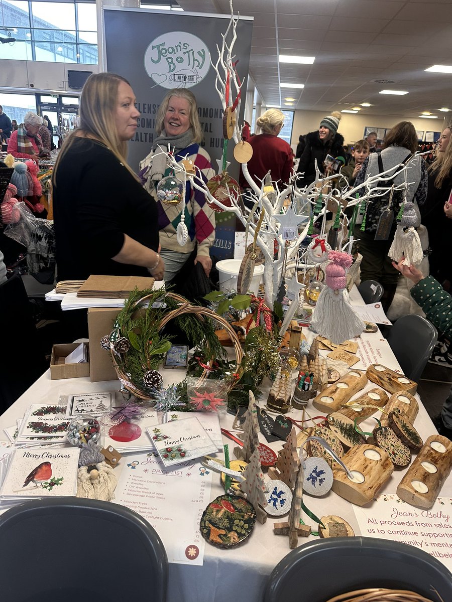 The <a href="/hermitageacaPTA/">HermitageAcademyPTA</a> Christmas Fair is in full swing.  The paths have been cleared and gritted thanks to our fantastic janitors.  I can also confirm Santa is in the building 🎅🏻🎄 Get yourself down to <a href="/HermitageAcad/">Hermitage Academy</a> - doors open 11am-3pm #christmasfair #community 🎁 ⛄️ ❄️