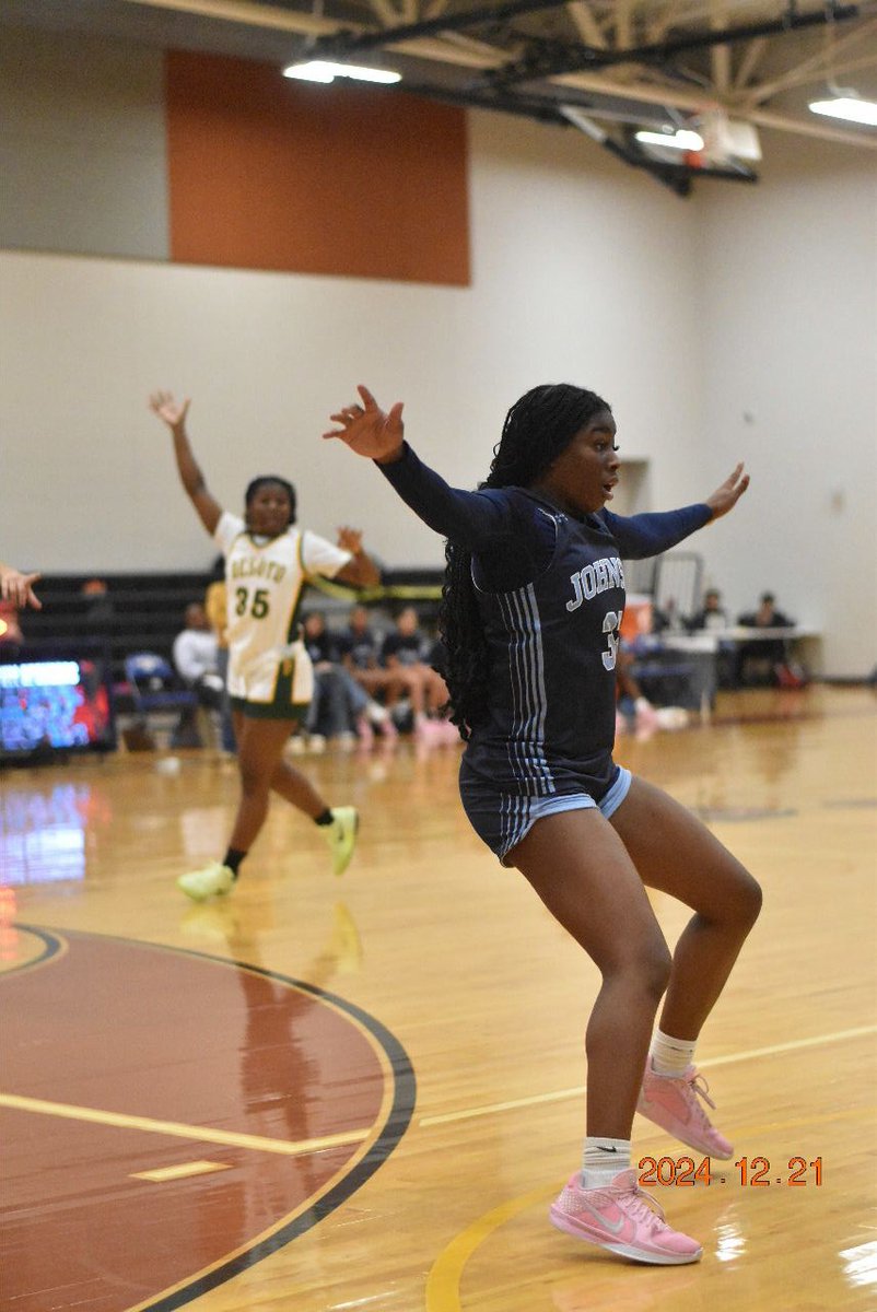 girlzprepreport's tweet photo. Just dropped @TXInvitational New Faces From Opening Day at TX Invitational #MTI2024 https://t.co/MYVhTAWhmW @7LakesGBB  @brekirtz33 #SophiaReukauf @jjgirlshoops #JanaeJohnson @GirlsJudson @GAB1__C  @DesotoGBB75115 @BrooklynRettig @NoCroWBB #EdenJohnson @PGHTexas @PrepGirlsHoops https://t.co/rJAsBs7Egw