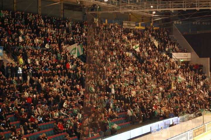 Ni har tjatat. Vi har lyssnat. Nu kan vi stolt presentera att vi kommer skicka en buss till hockeyns bortamatch i Eskilstuna 7:e december.

Stötta en av Hammarbys mest framgångsrika sektioner och sjung fram laget till tre poäng på bortaplan!

Boka plats på minsida.foreningshuset.se/bajen_fans/eve…