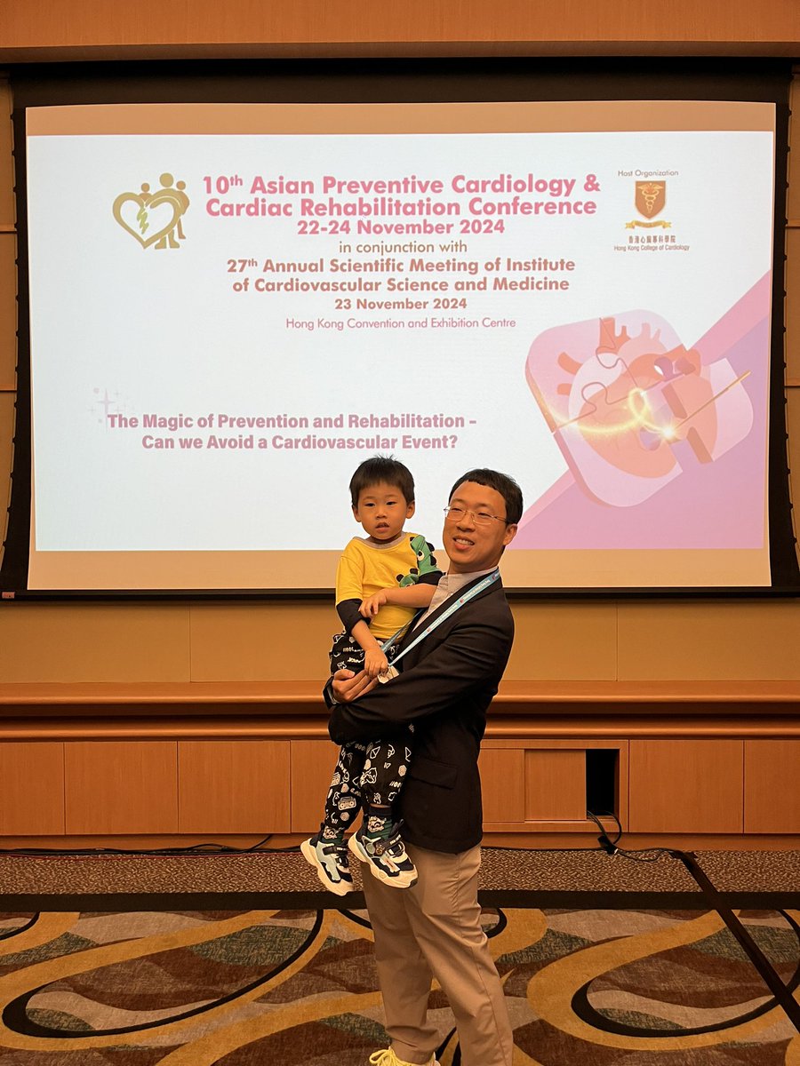 Anping18's tweet photo. My son’s first academic conference lol. Hope he will like to be a physician and clinical investigator when he grows up. https://t.co/IZB477LcaX