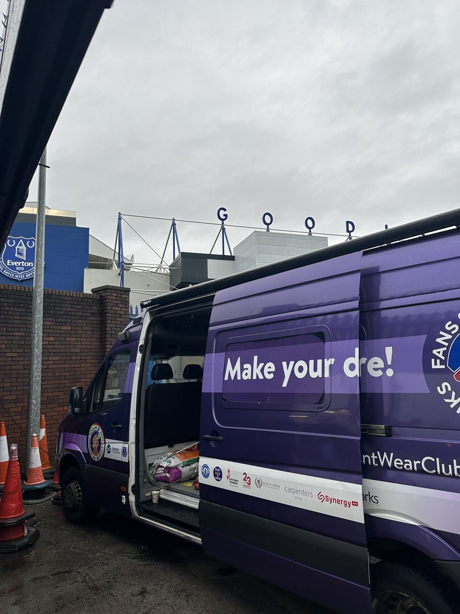 lan Byrne MP (@ianbyrnemp) on Twitter photo A freezing cold day today at Goodison and if you’re attending the big game drop off a 🥫off at our hub on Goodison Road.
Every donation will stock our <a href="/SFoodbanks/">FANS SUPPORTING FOODBANKS #RightToFood</a> pantries across the city.
#RightToFood
#HungerIsAPoliticalChoice A freezing cold day today at Goodison and if you’re attending the big game drop off a 🥫off at our hub on Goodison Road.
Every donation will stock our <a href="/SFoodbanks/">FANS SUPPORTING FOODBANKS #RightToFood</a> pantries across the city.
#RightToFood
#HungerIsAPoliticalChoice