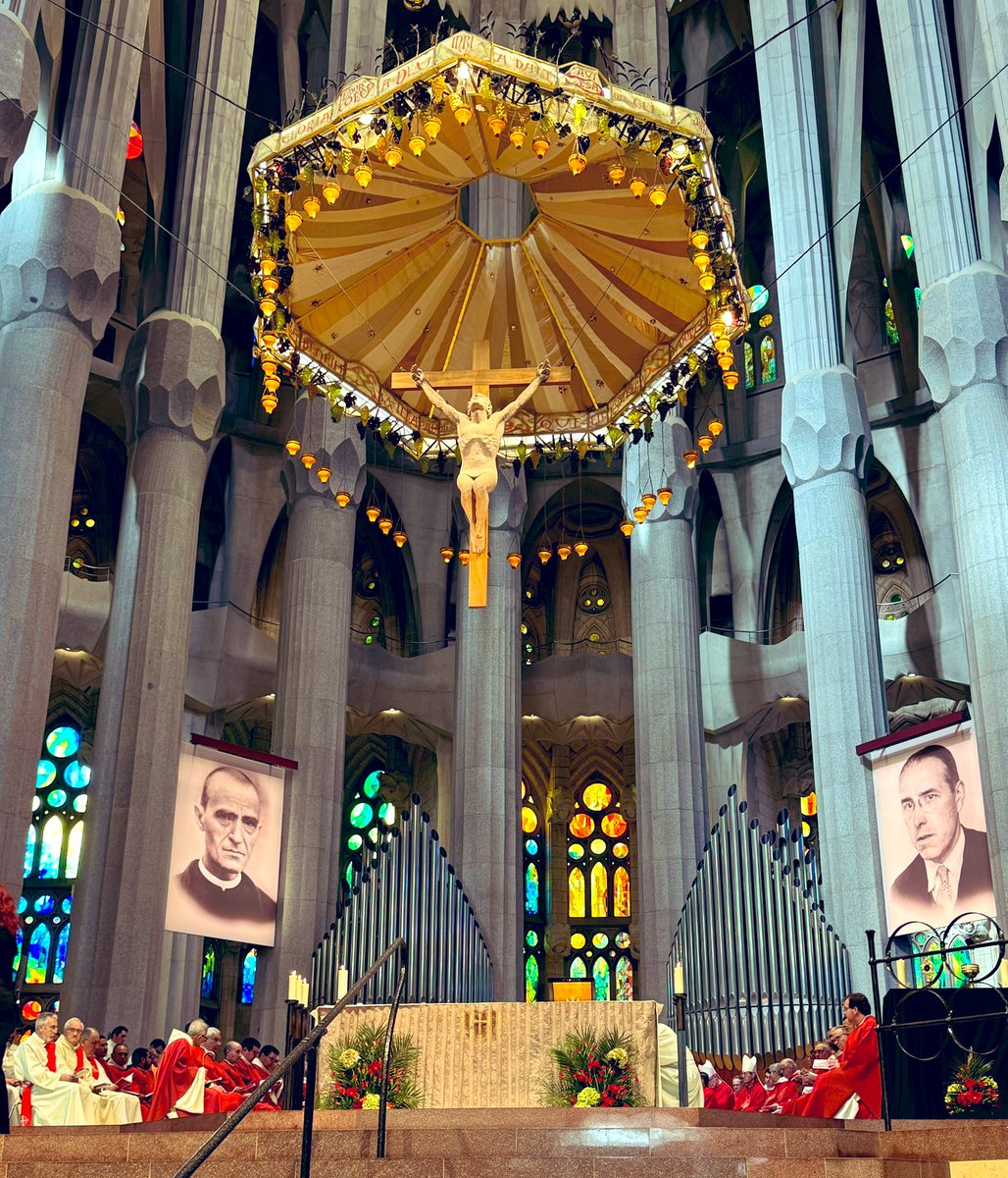 Ramon_Espadaler's tweet photo. Avui he assistit a la cerimònia de beatificació de Mn. Gaietà Clausellas i del laic Antoni Tort, a la basílica de la Sagrada Família. Una cerimònia presidida pel cardenal Marcello Semeraro, que ha comptat amb la presència,entre altres,  del cardenal Omella i del bisbe de Terrassa https://t.co/PaifladY8l