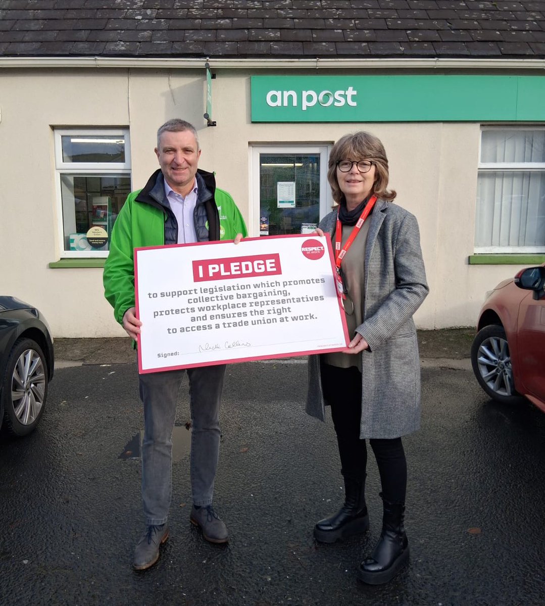 🚨 Pledge signing 🚨

<a href="/fiannafailparty/">Fianna Fáil</a> Minister of State at the Department of Further and Higher Education, Research, Innovation and Science with responsibility for Skills and Further Education <a href="/NiallCollinsTD/">Niall Collins</a> signs our #ge24 workers’ rights pledge ✍️