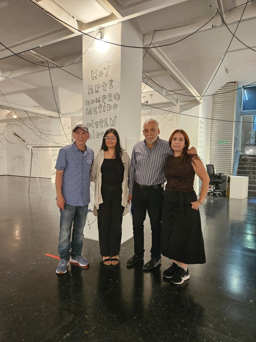 Compartimos imagenes de lo que fue el conversatorio entre Ticio Escobar y Ricardo Lanzarini, moderado por Camila Arbeláez. ¡A sala llena! Gracias por acompañarnos.