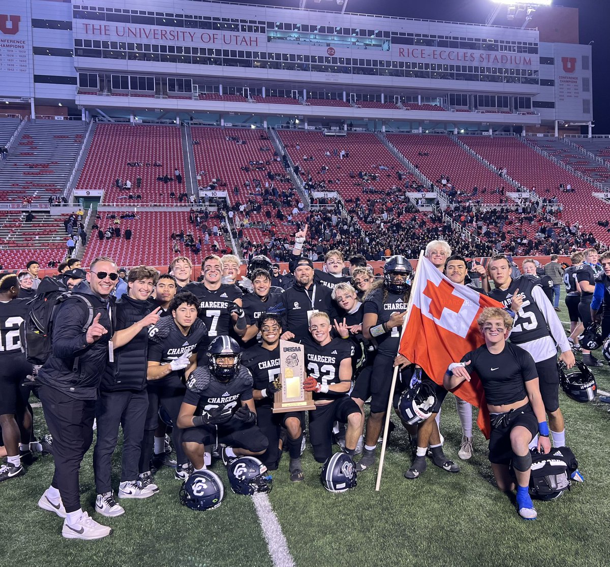 Randon Young (@r_young41) on Twitter photo Not much drama in this #LBC!!! State Camps!!! #90’sRapReference <a href="/CODY_GARDNER/">Cody Gardner</a> <a href="/WPallboys/">Wes Patterson</a> <a href="/Dustin_Otuafi/">Dustin Otuafi</a> <a href="/TatePatterson7/">Tate Patterson</a> <a href="/JaydenTala45/">Jayden Talauega</a> <a href="/_MASONWOOD/">Mason wood</a> <a href="/ColeBonham44/">Cole Bonham</a> <a href="/JBHaungatau/">Jabez Haungatau</a> <a href="/P_Whatcott/">Preston Whatcott</a> <a href="/jaxonEvansCCHS/">Jaxon Evans</a> @xbridgeryoung #CoachTMac #ThrowYourHandsUpIfYourDownWithTheT <a href="/CCHSFOOTBALL_/">CornerCanyonFootball</a> Not much drama in this #LBC!!! State Camps!!! #90’sRapReference <a href="/CODY_GARDNER/">Cody Gardner</a> <a href="/WPallboys/">Wes Patterson</a> <a href="/Dustin_Otuafi/">Dustin Otuafi</a> <a href="/TatePatterson7/">Tate Patterson</a> <a href="/JaydenTala45/">Jayden Talauega</a> <a href="/_MASONWOOD/">Mason wood</a> <a href="/ColeBonham44/">Cole Bonham</a> <a href="/JBHaungatau/">Jabez Haungatau</a> <a href="/P_Whatcott/">Preston Whatcott</a> <a href="/jaxonEvansCCHS/">Jaxon Evans</a> @xbridgeryoung #CoachTMac #ThrowYourHandsUpIfYourDownWithTheT <a href="/CCHSFOOTBALL_/">CornerCanyonFootball</a>